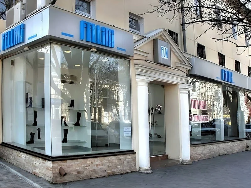 Стеклянные витрины